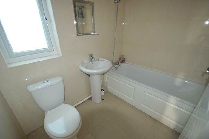 3 Bedroom End Of Terrace House To Rent In Harringay Road, London, N15