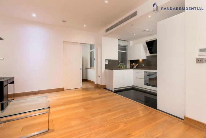 3 Bedroom Apartment To Rent In Red Lion Court, London, EC4A