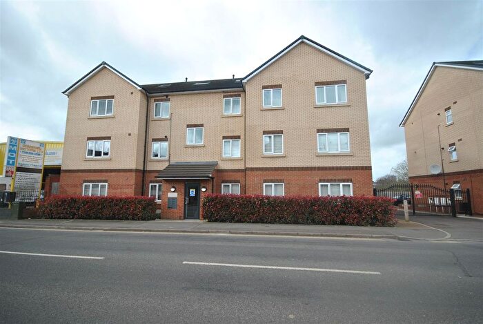 2 Bedroom Flat For Sale In St. Andrews Road, Northampton, NN2