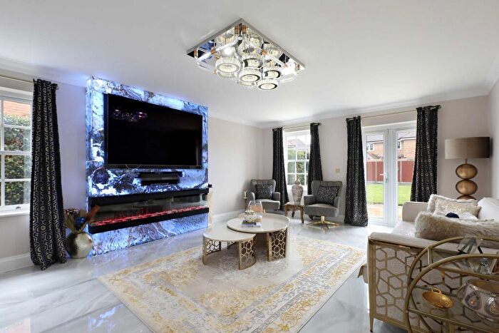6 Bedroom Detached House For Sale In Templewood Lane, Farnham Common, SL2