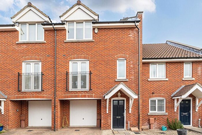 3 Bedroom Town House For Sale In Quinton Fields, Emsworth, PO10