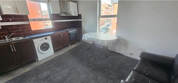 2 Bedroom Apartment To Rent In Chiswick Street, Leeds, West Yorkshire, LS6
