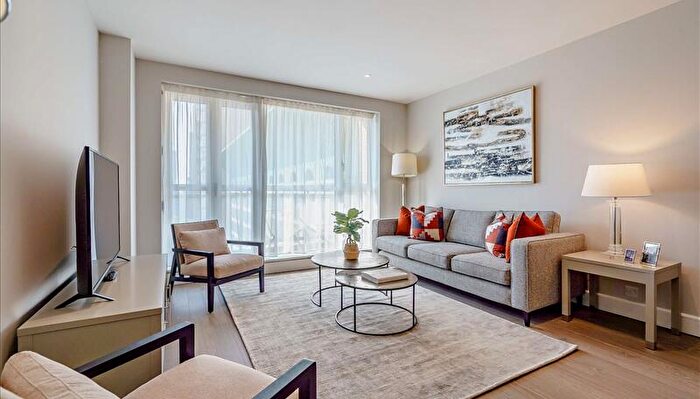 2 Bedroom Apartment To Rent In Westferry Road, Canary Wharf, London, E14