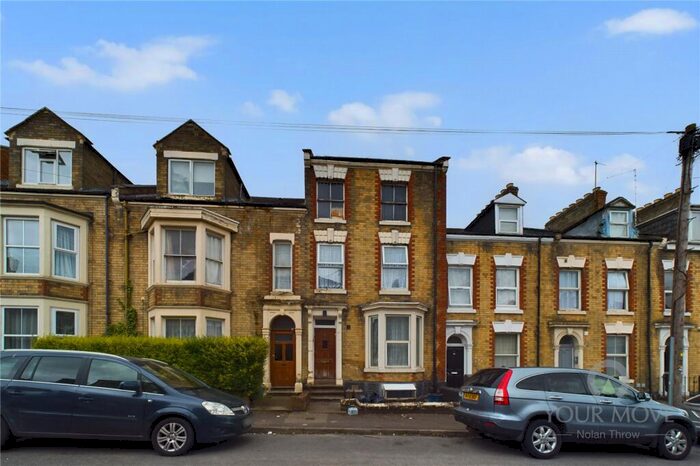 1 Bedroom Flat To Rent In Flat Hester Street, Northampton, NN2