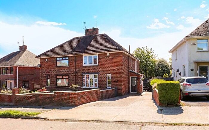 2 Bedroom Semi Detached House For Sale In Turie Avenue, Sheffield, S5