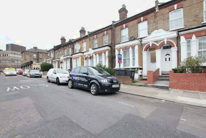 Studio To Rent In Cranbrook Park, Wood Green, London, N22