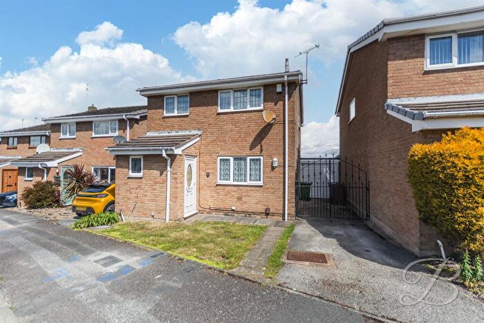4 Bedroom Link Detached House For Sale In Crosby Close, Forest Town, Mansfield, NG19