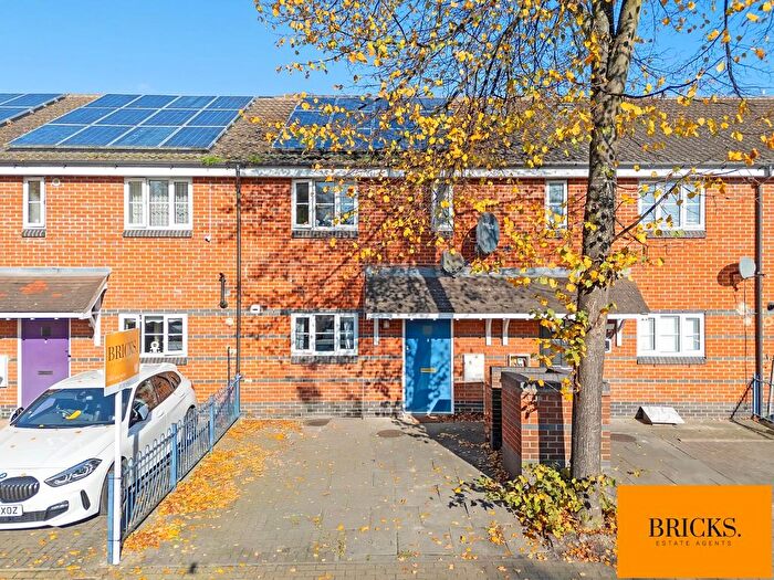 4 Bedroom Terraced House For Sale In Phoenix Close, London, E17