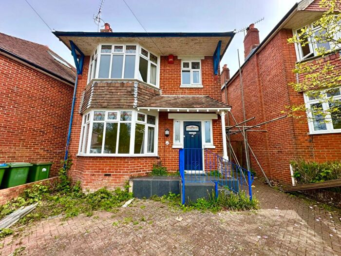 3 Bedroom House To Rent In Downside Avenue, Southampton, SO19