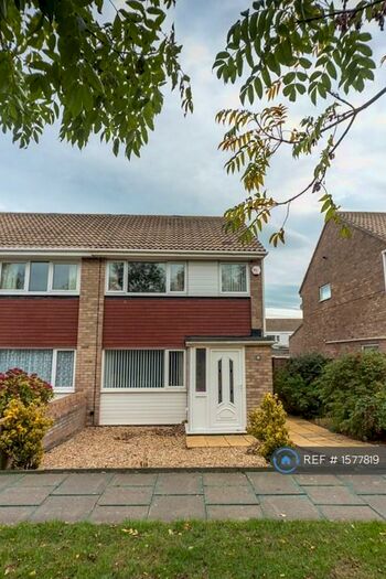 3 Bedroom Semi-Detached House To Rent In Amberley Way, Blyth, NE24