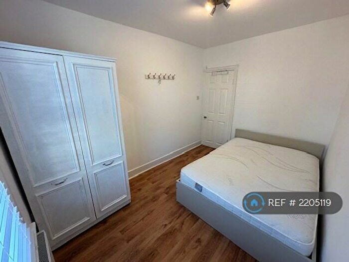 Studio To Rent In York Road, London, E17