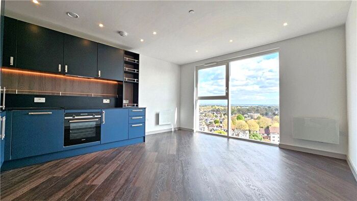 1 Bedroom Flat To Rent In Eden Grove, Staines-Upon-Thames, Surrey, TW18