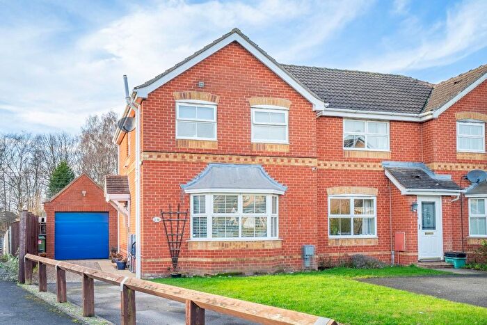 3 Bedroom End Of Terrace House For Sale In Goodwood Grove, York, YO24