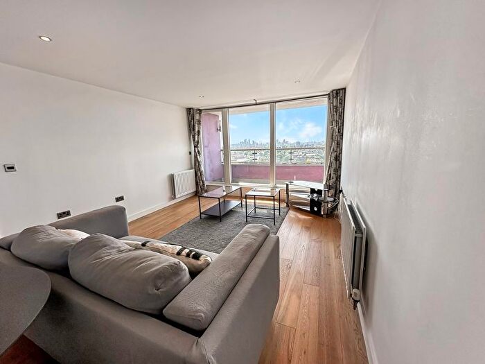 1 Bedroom Flat To Rent In Rainhill Way, London, E3