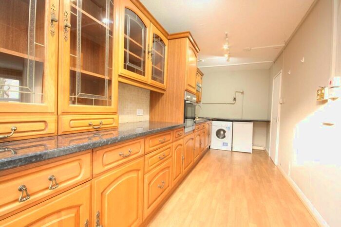 1 Bedroom Flat To Rent In Little Dimocks, Balham, SW12