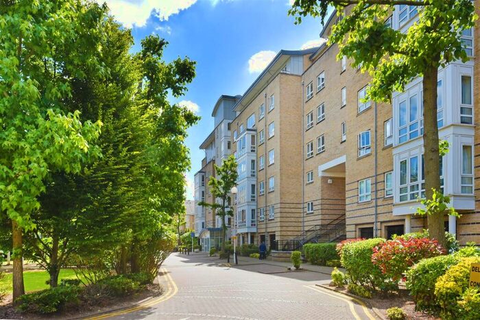 2 Bedroom Apartment To Rent In St. Davids Square, Isle Of Dogs, E14