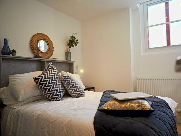 Studio To Rent In The Headrow, LS1