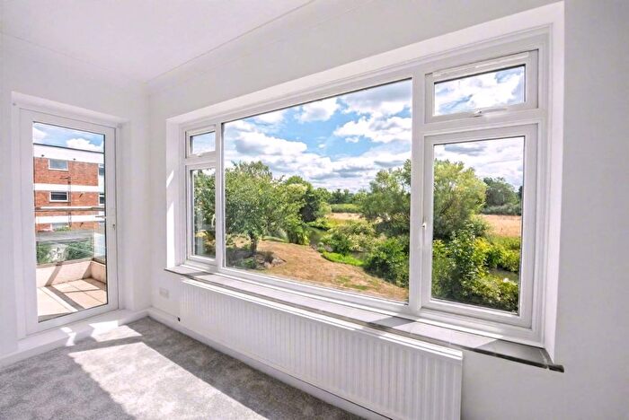 2 Bedroom Flat To Rent In Esher Road, Hersham Village, Surrey, KT12