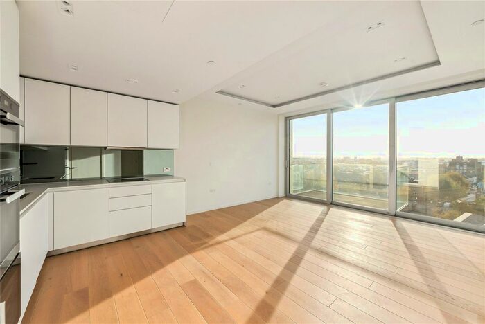 2 Bedroom Flat To Rent In Lillie Square, London, SW6