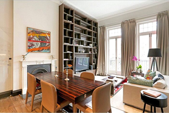 2 Bedroom Flat To Rent In Bramham Gardens, Earls Court, London, SW5