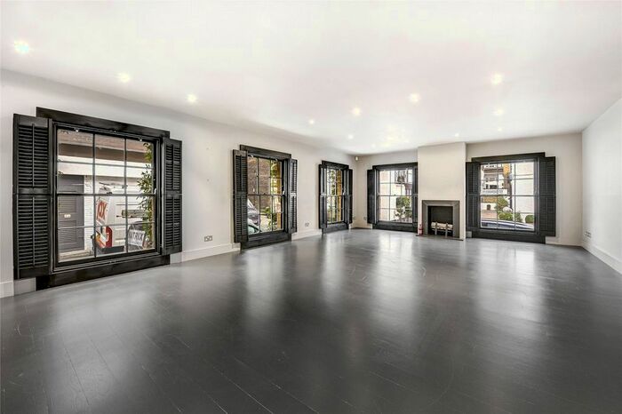 4 Bedroom End Of Terrace House To Rent In Queen's Gate Place Mews, South Kensington, London, SW7