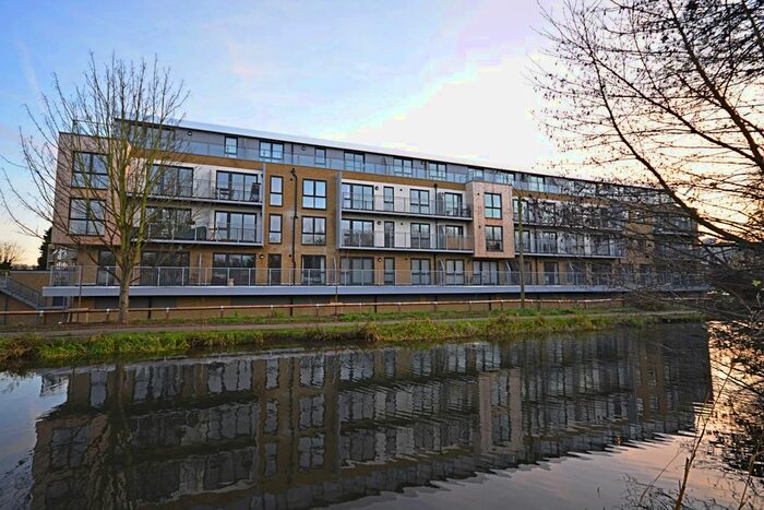 2 Bedroom Flat To Rent In Smeaton Court, Hertford, SG13
