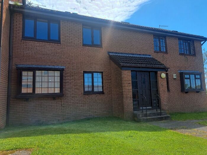 2 Bedroom Flat To Rent In Braeside Avenue, Largs, North Ayrshire, KA30