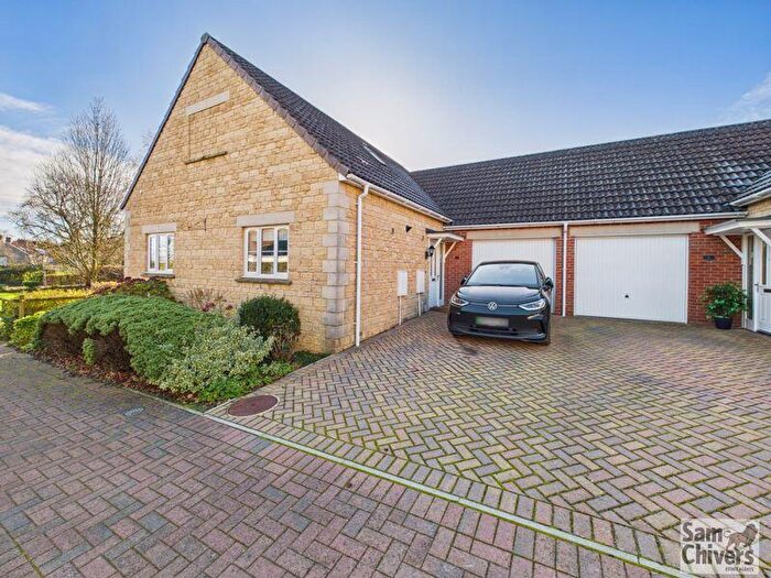 3 Bedroom Link Detached House For Sale In Mendip Gardens, Holcombe, BA3