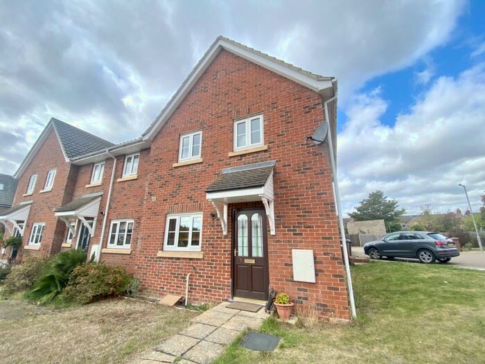 3 Bedroom Semi-Detached House To Rent In Clementine Gardens, Ipswich, IP4