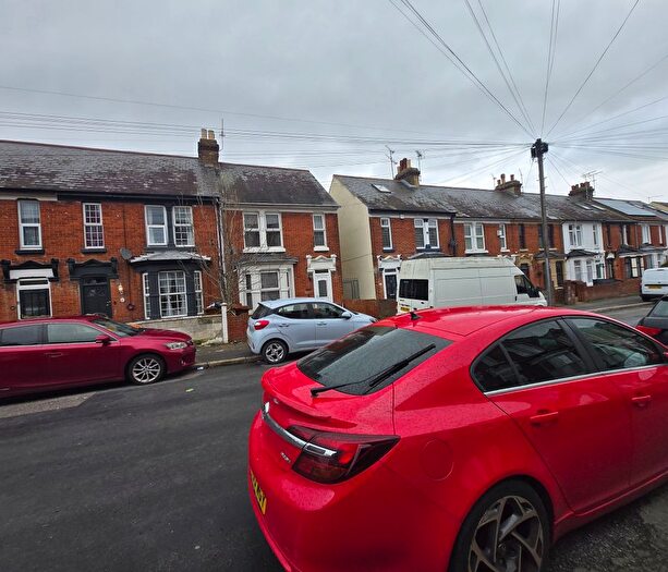 3 Bedroom End Of Terrace House To Rent In Valley Road, Gillingham, Kent, ME7