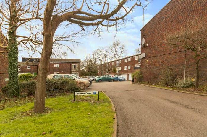 3 Bedroom Apartment To Rent In Warren Bank, Simpson, MK6