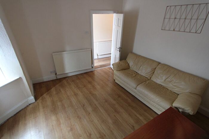 4 Bedroom Terraced House To Rent In Whitehorse Road, Croydon, CR7