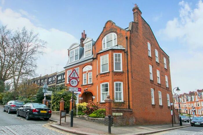 3 Bedroom Flat To Rent In Jacksons Lane, Highgate, N6
