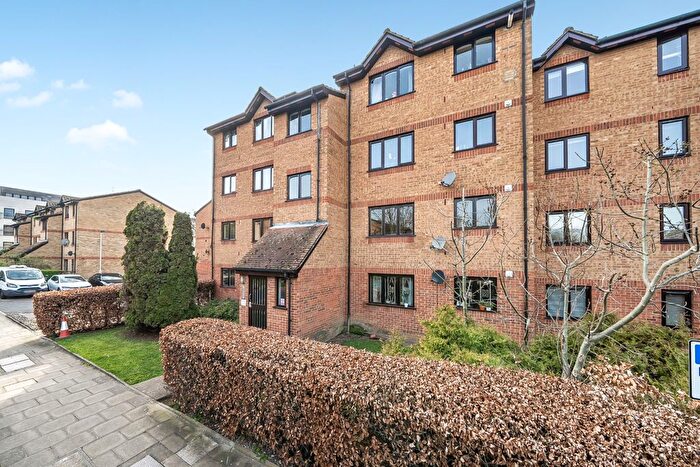 Studio For Sale In Glenville Grove, London, SE8