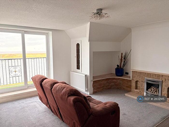 3 Bedroom Flat To Rent In Promenade, Southport, PR9