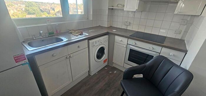 2 Bedroom Property To Rent In Calidore Close, Endymion Road, London, SW2