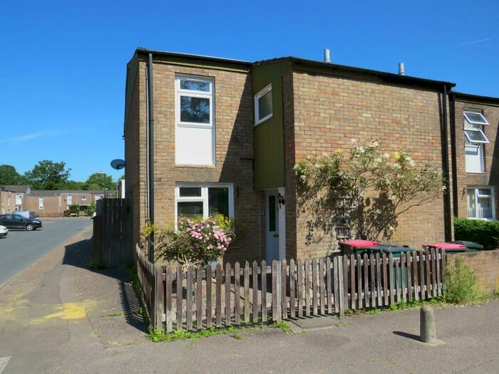 3 Bedroom House To Rent In Foxglove Walk, Crawley, RH11