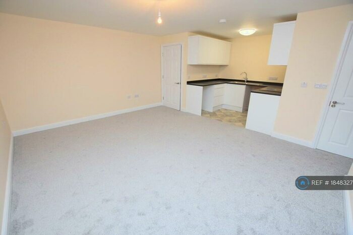 2 Bedroom Flat To Rent In St. Hughs, Radstock, BA3
