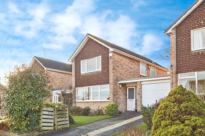 3 Bedroom Link Detached House For Sale In Wensleydale Rise, Baildon, BD17