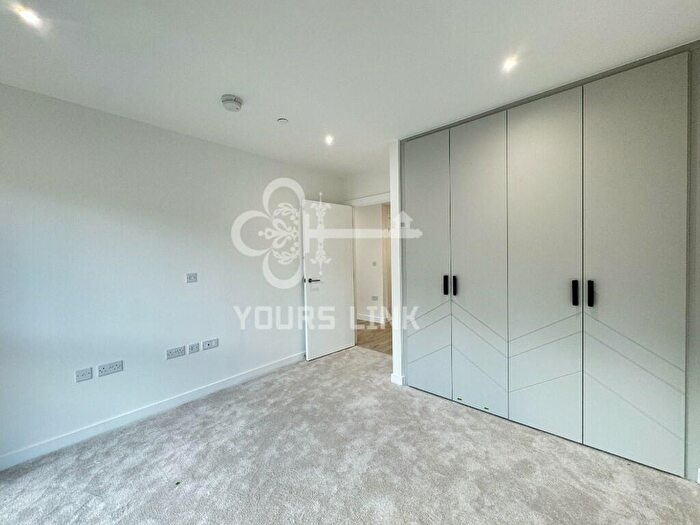 1 Bedroom Flat To Rent In Scarlet Court, London, N4