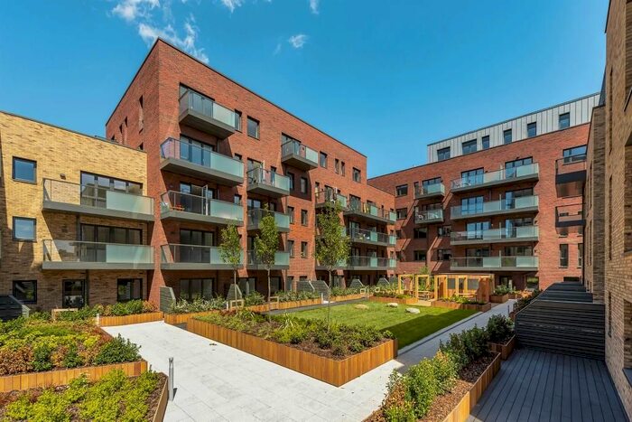 1 Bedroom Flat To Rent In Cobden Walk, London SE15