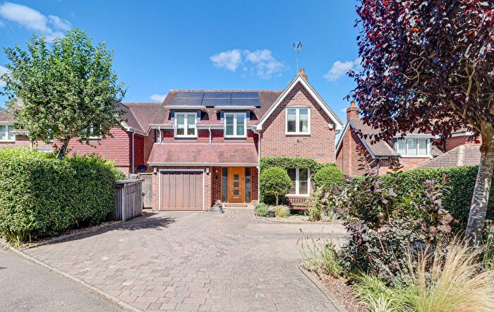5 Bedroom Detached House For Sale In Townsend Lane, Harpenden, AL5