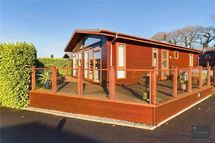 3 Bedroom Bungalow For Sale In The Thatches, Devon, PL21