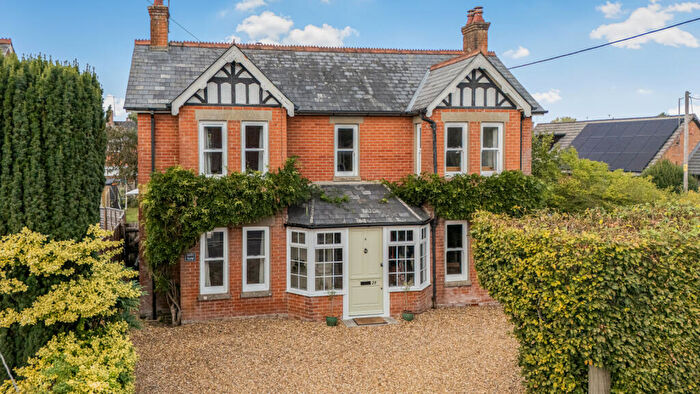 4 Bedroom Detached House For Sale In Salisbury Road, Fordingbridge, Hampshire, SP6