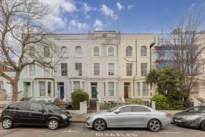 2 Bedroom Flat To Rent In Yonge Park, London, N4