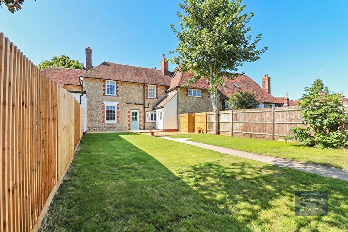 3 Bedroom Terraced House To Rent In The Street, Egerton, TN27