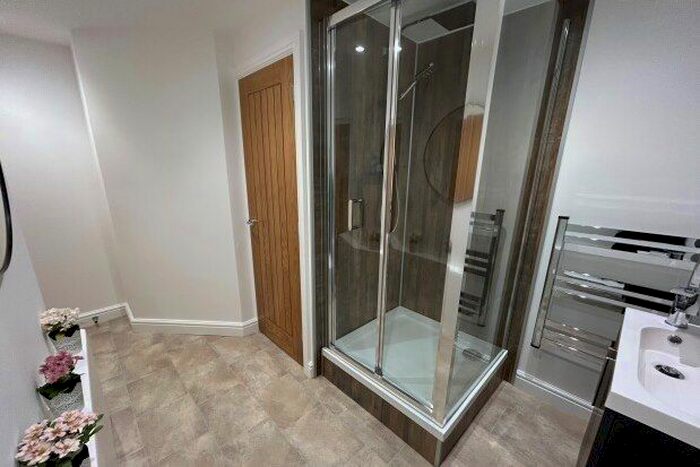 1 Bedroom Flat To Rent In Station Lane, Pontefract, WF7