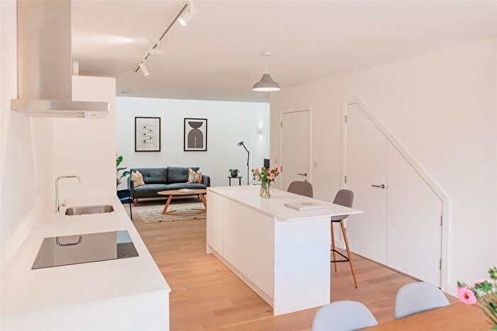 3 Bedroom Town House To Rent In Silk Mill Gardens, Kelham Island, Sheffield, S3