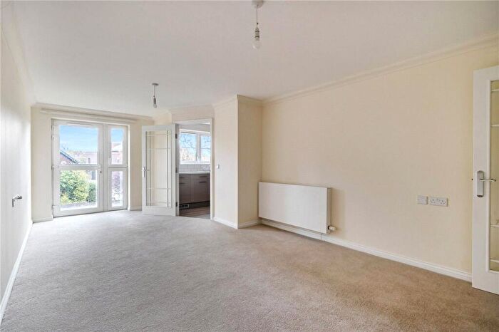 1 Bedroom Apartment For Sale In Chiltern Lodge, Princes Risborough, HP27