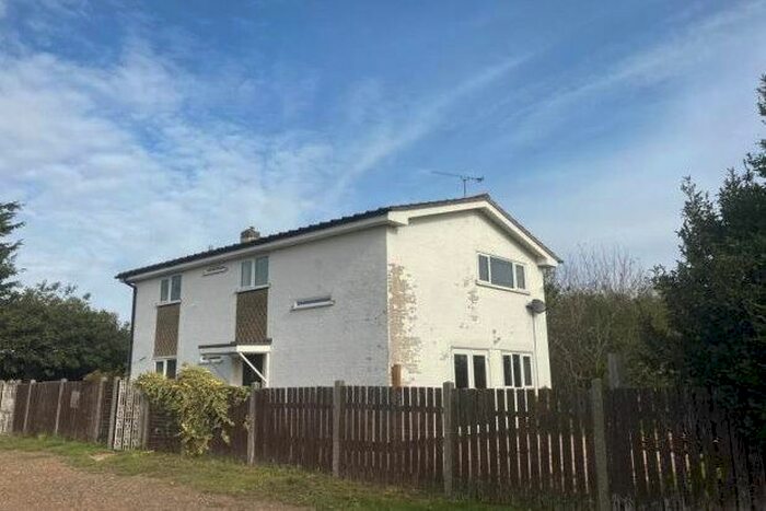 3 Bedroom Property To Rent In High Road, Stanford-Le-Hope, SS17